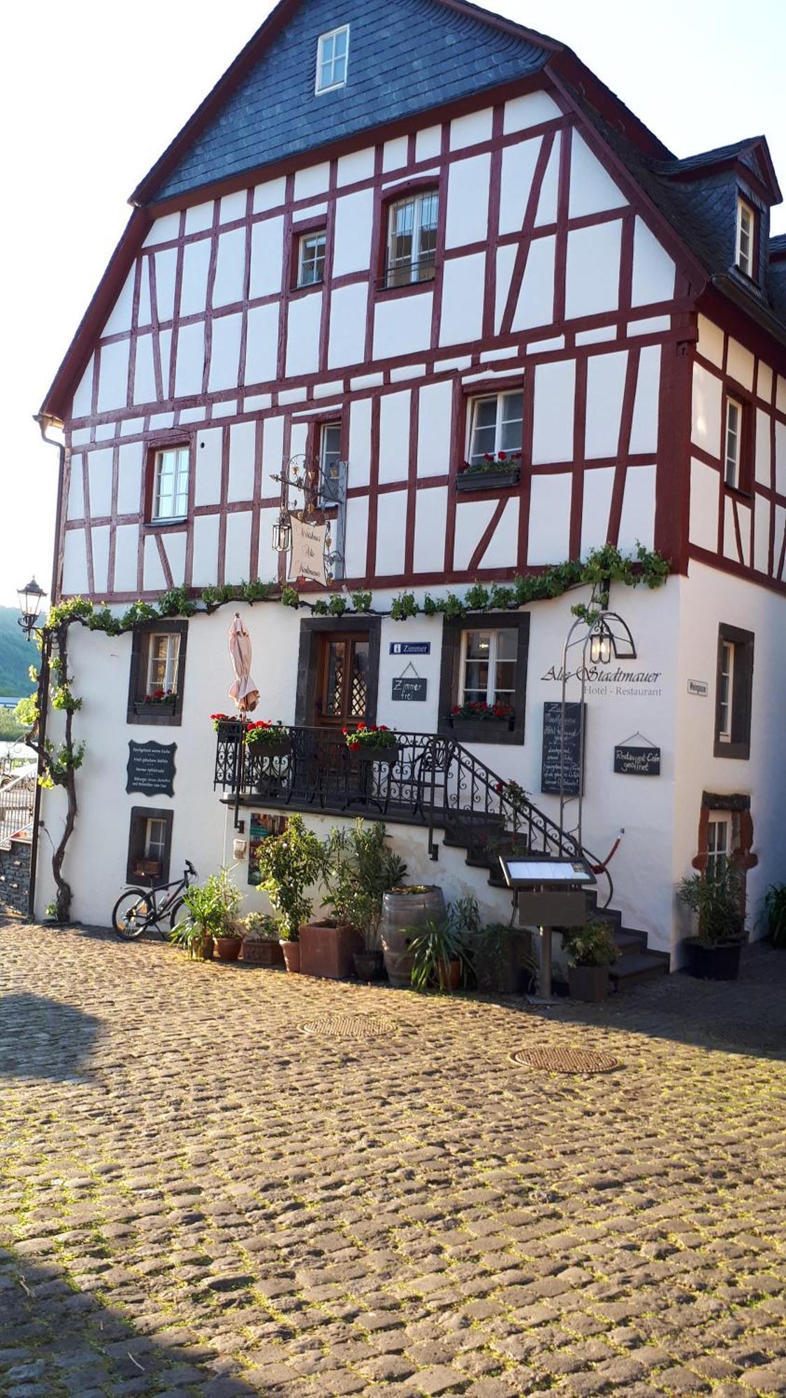 Hotel Restaurant Alte Stadtmauer Байльштайн Экстерьер фото